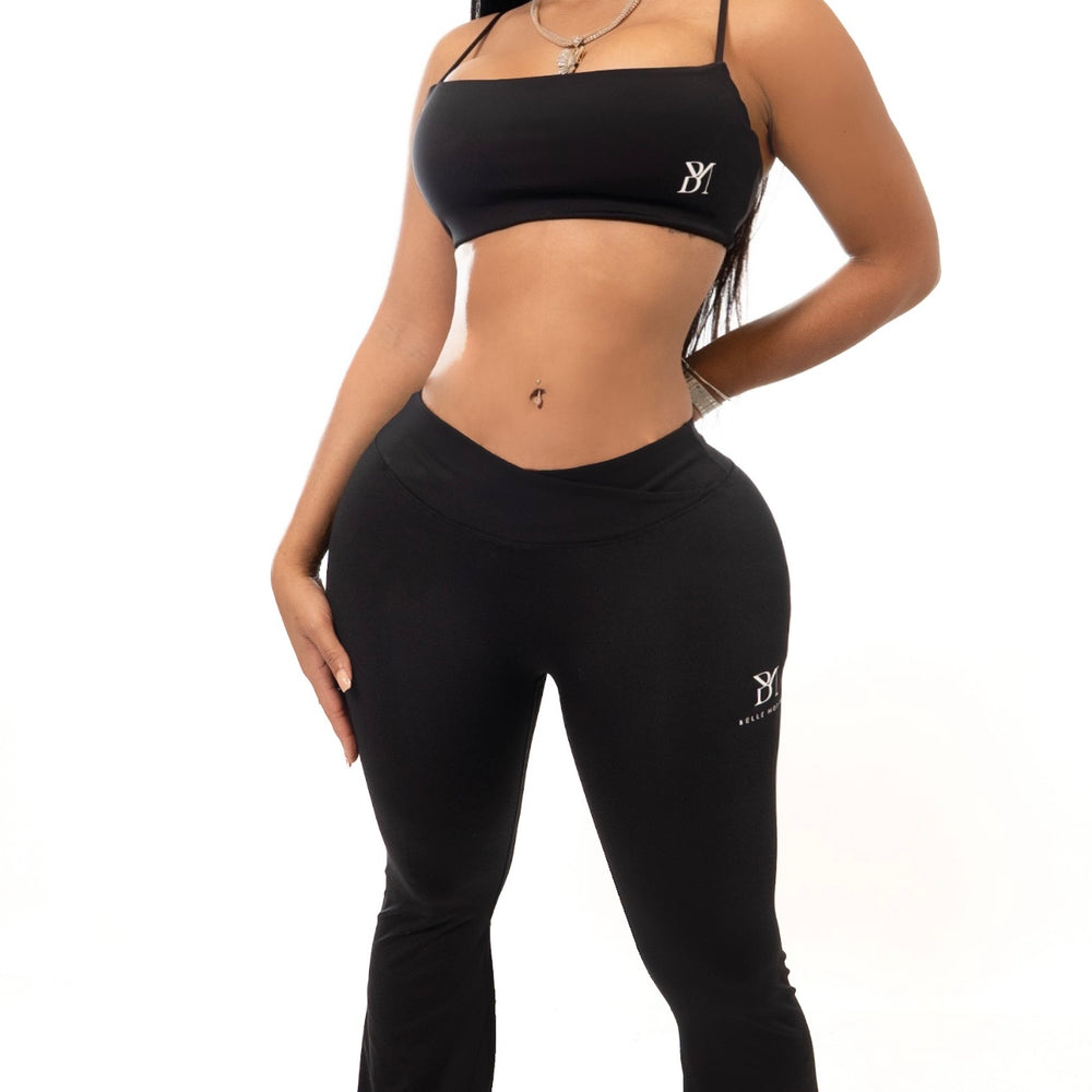 
                      
                        Mia Set
                      
                    