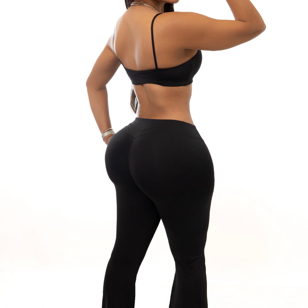 
                      
                        Mia Set
                      
                    